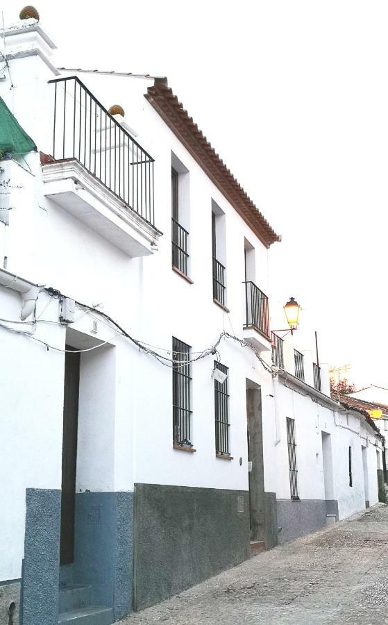 Casa Centenaria Con Encanto Zufre Luaran gambar